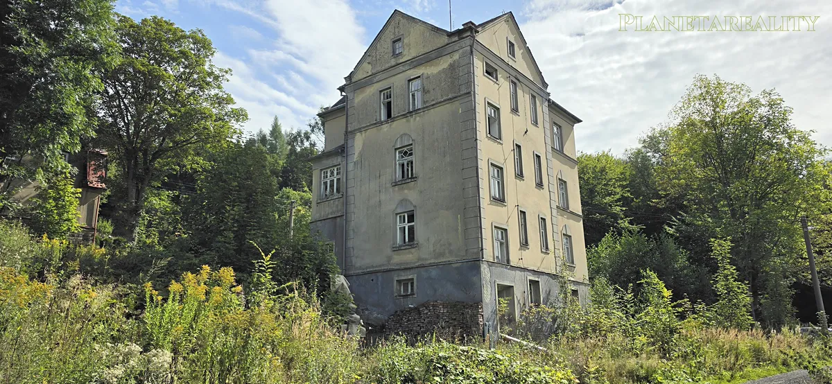 Prodej vícegeneračního domu 450 m², pozemek 2250 m²